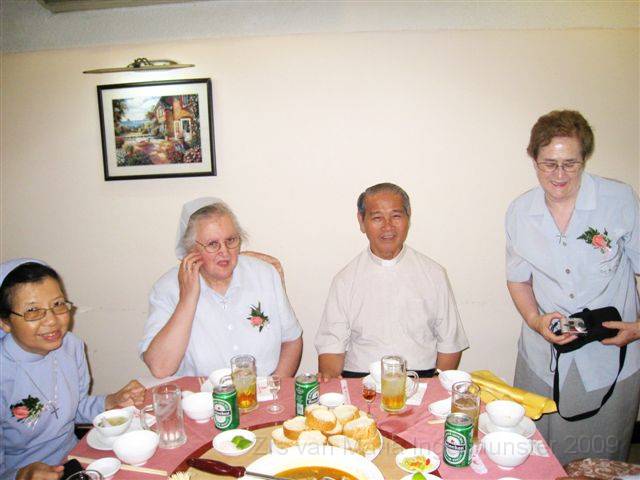 0211 huwelijksfeest.jpg